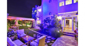 Stone Villa,Large Garden,Swimming Pool, Very Close the Beautiful Beach .